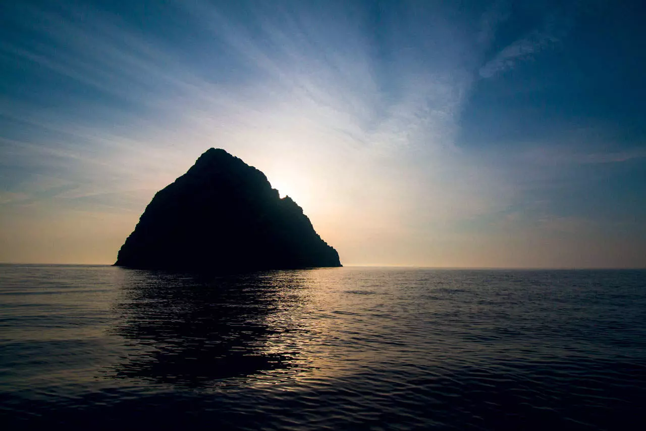 Adriatic Volcanic Triangle: Jabuka, Svetac and Brusnik