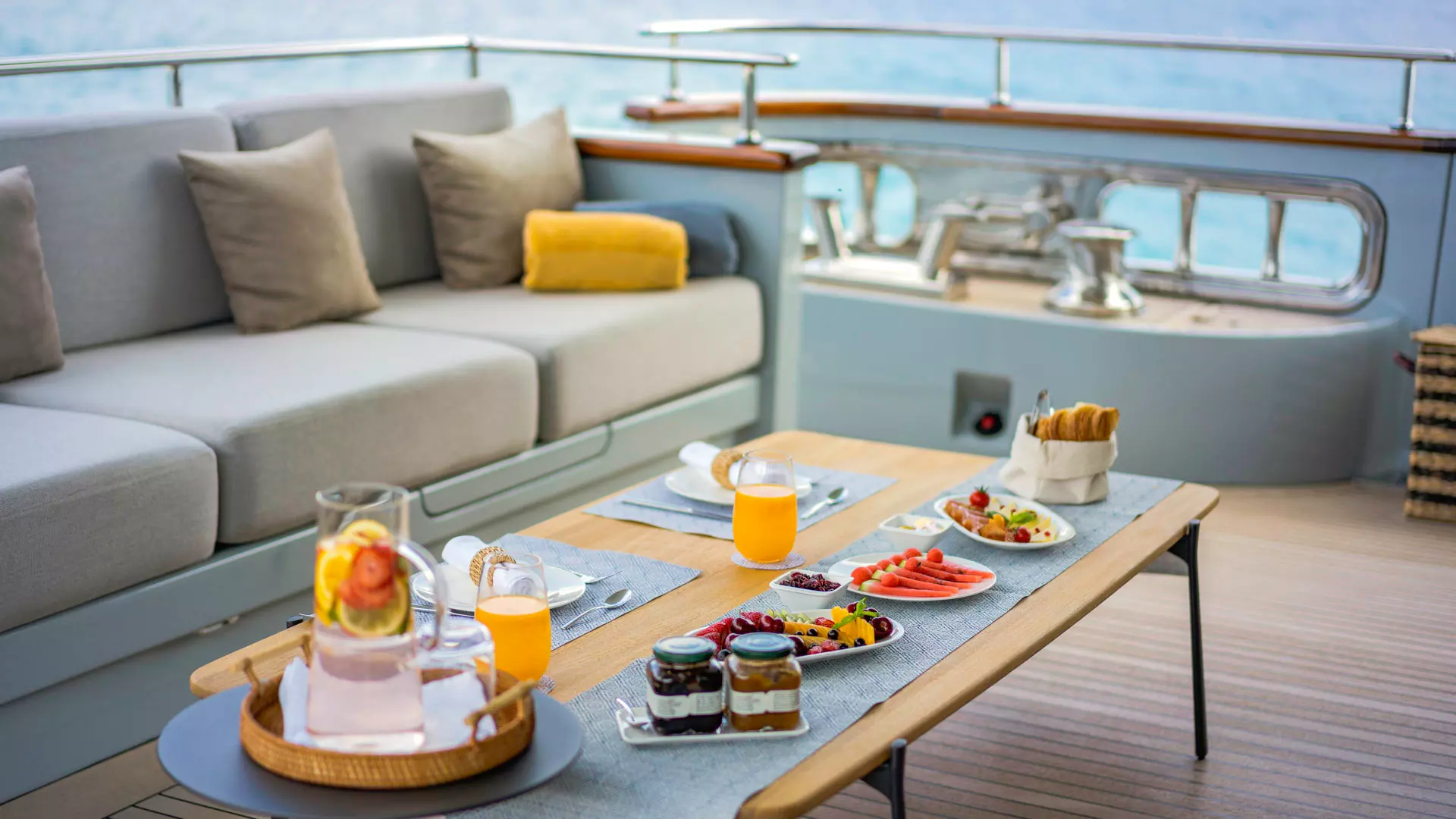 Deck dining view of Valentina II