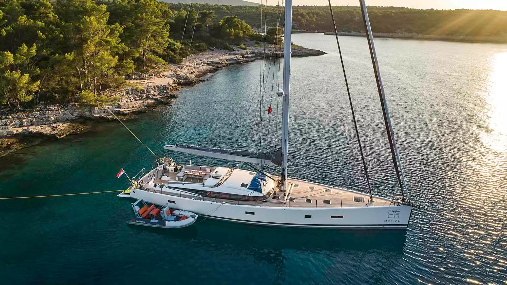 05-CNB-76-Aenea-on-anchor.jpg