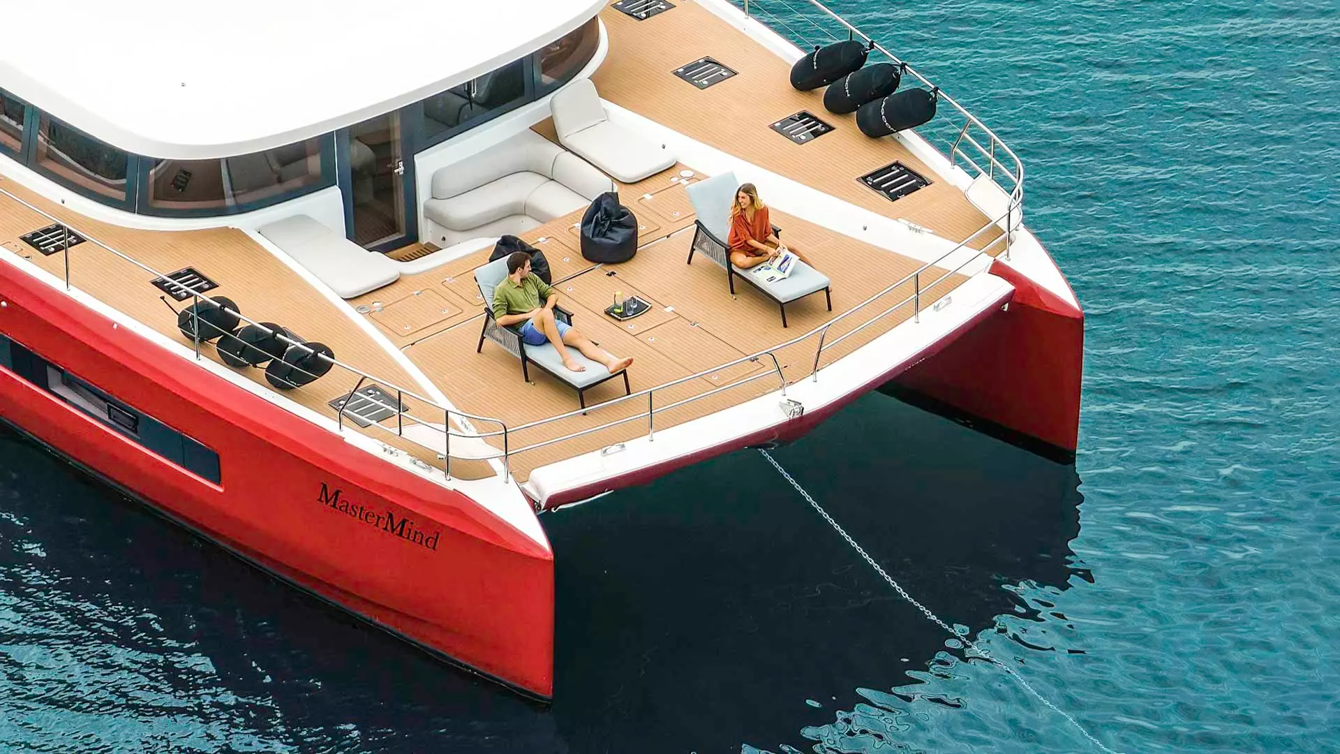 03-Lagoon-Sixty-7-foredeck-close-view _ _.JPG
