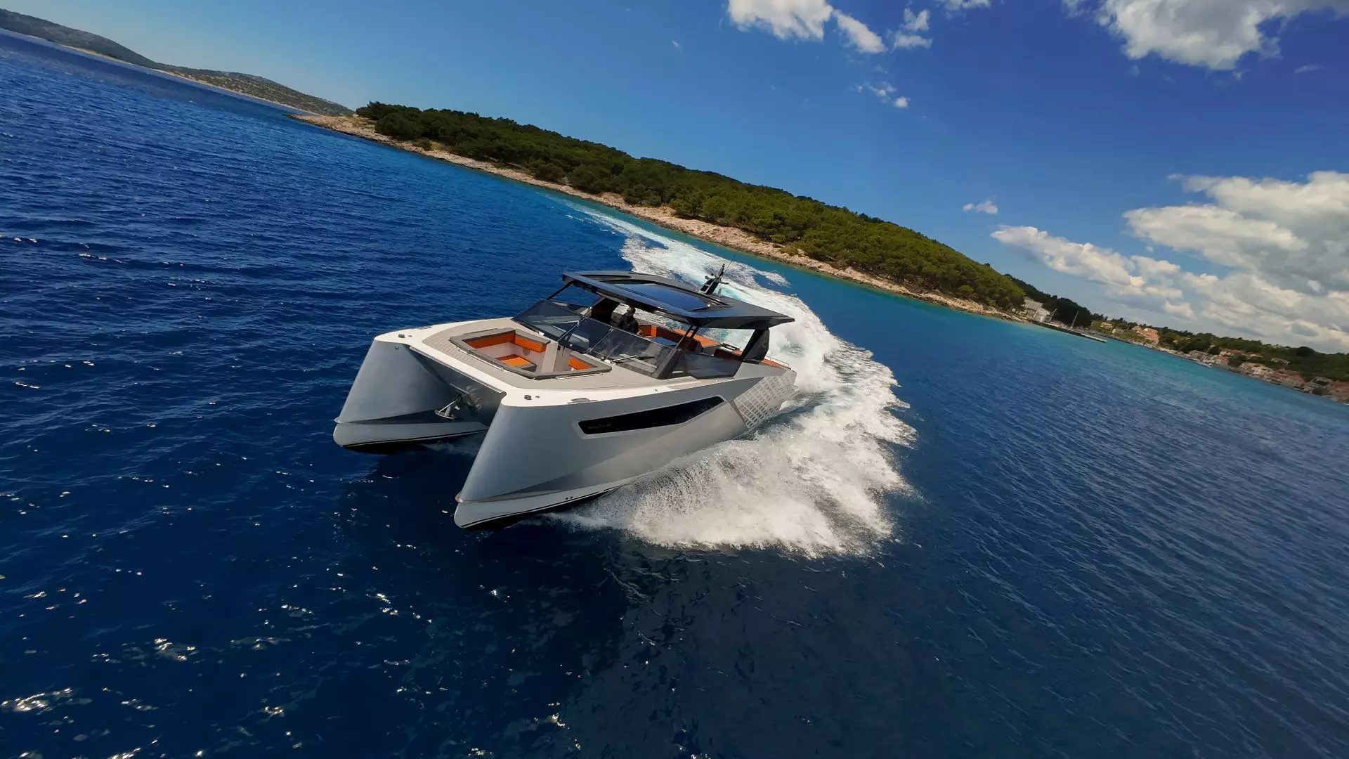 Power catamaran Dracan 42 front view cruising
