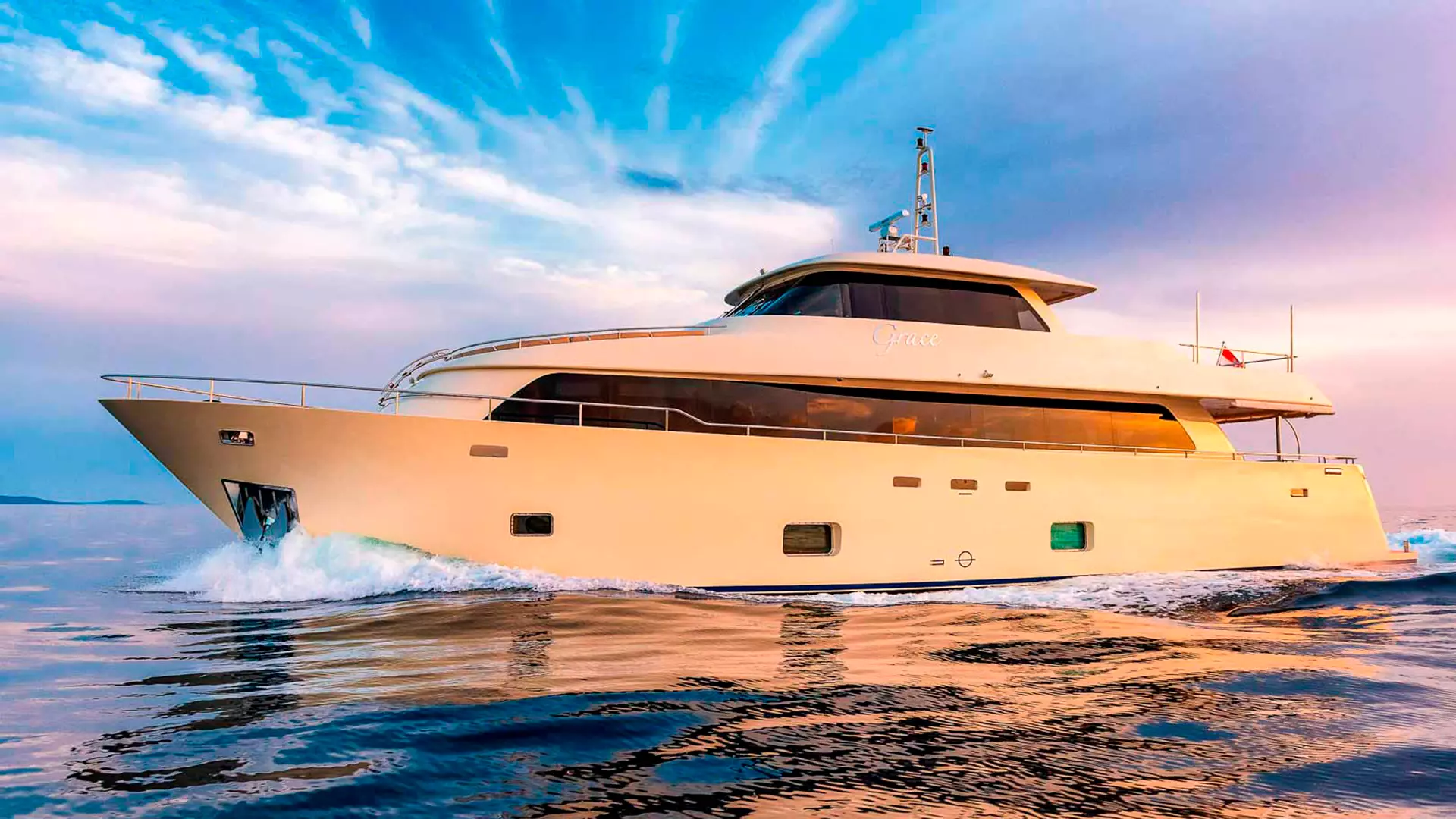 05-GRACE-running-portside.jpg