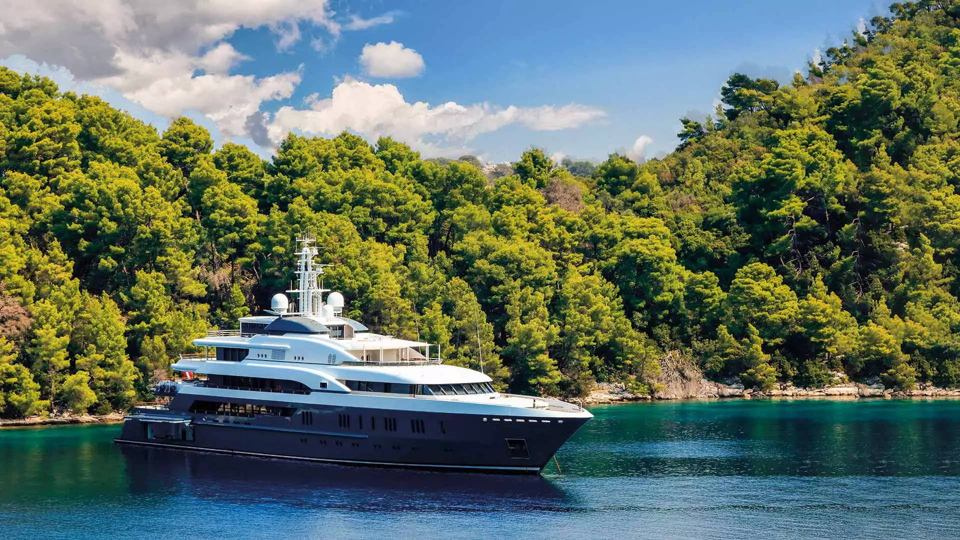 SOS Yachting: Yacht Ownership and Charter Made Easy