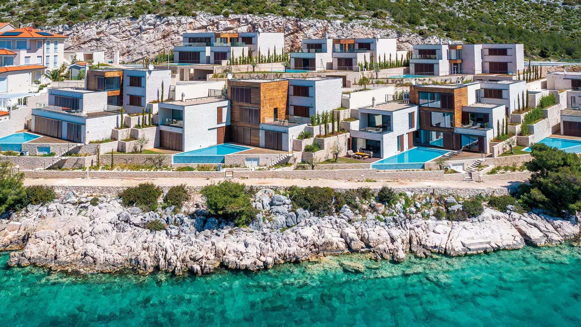 An Escape to Figs and Olives Primošten: Luxury Villas for Discerning Enthusiasts of the Adriatic Shades of Blue