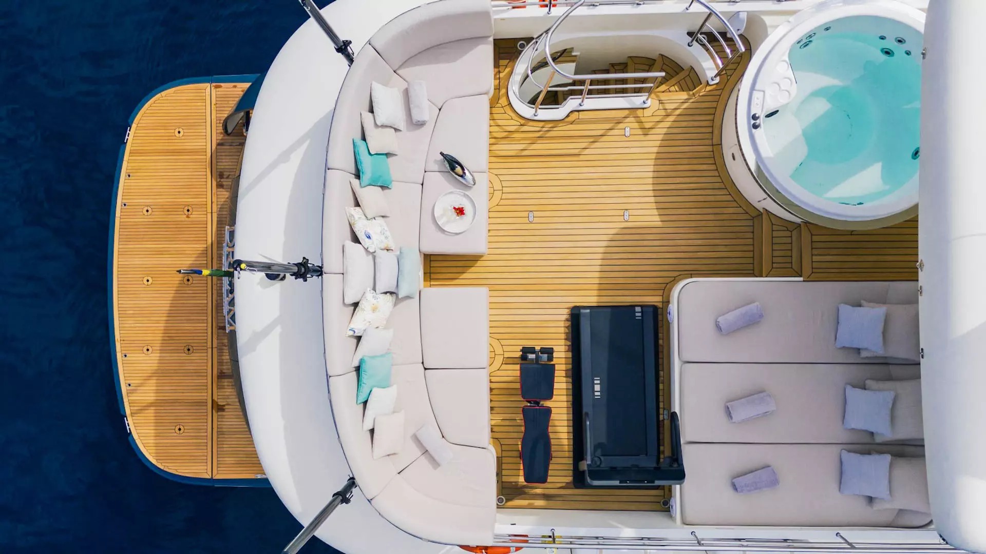 11-Dream-flybridge-aerial_.jpg