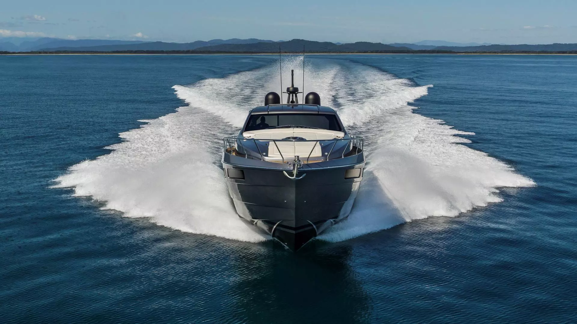 Pershing 6X review: Head Turner