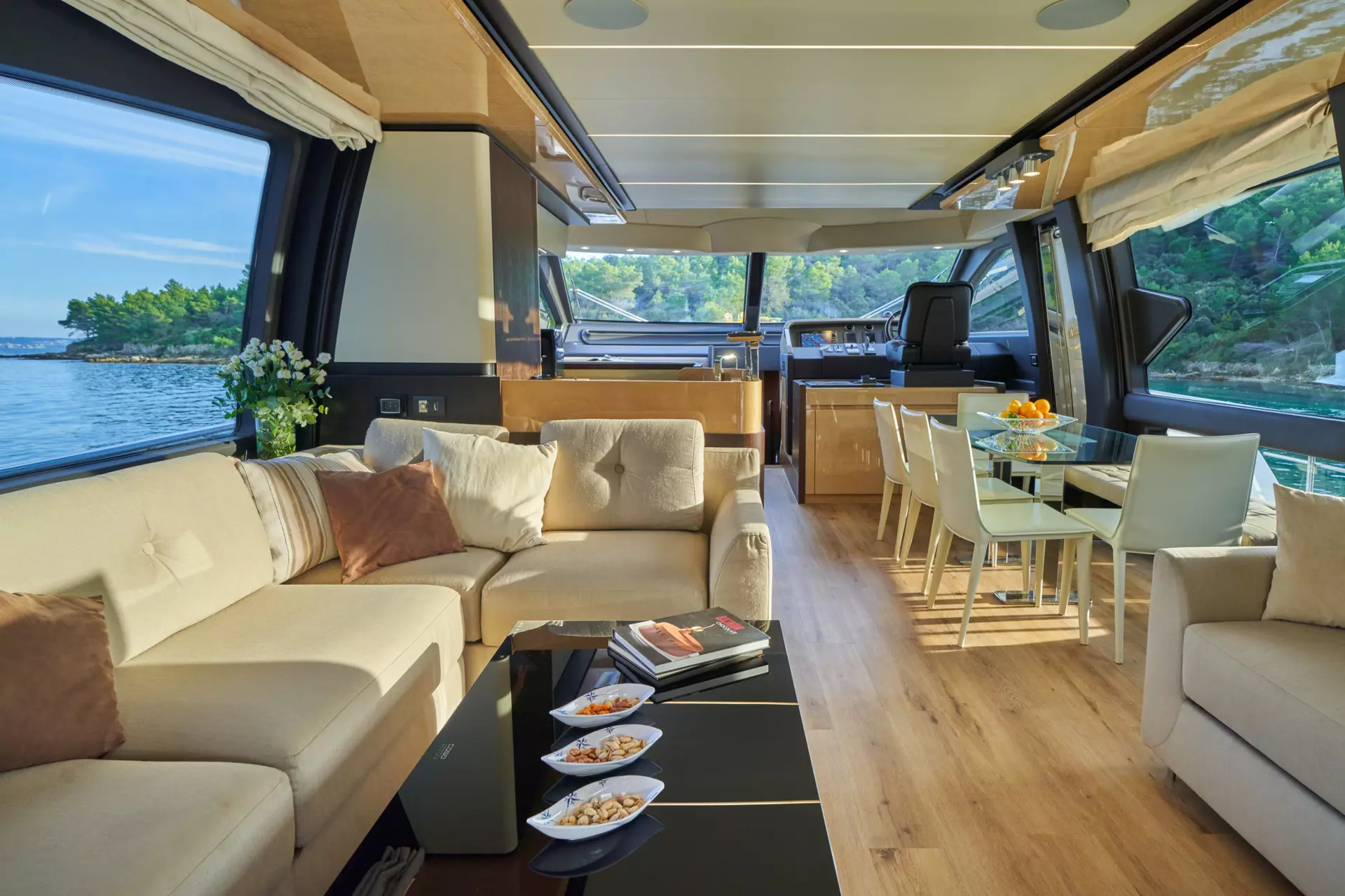 Azimut 72 Relax 26.jpg