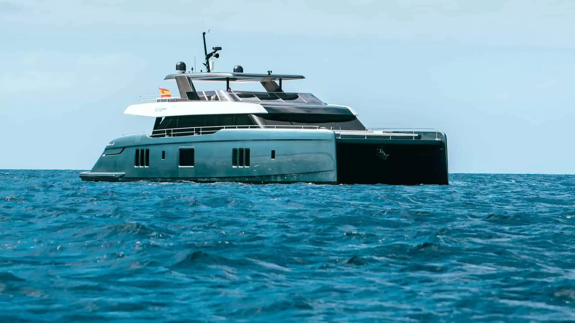 80 Sunreef Power Review: Approved by Rafa Nadal