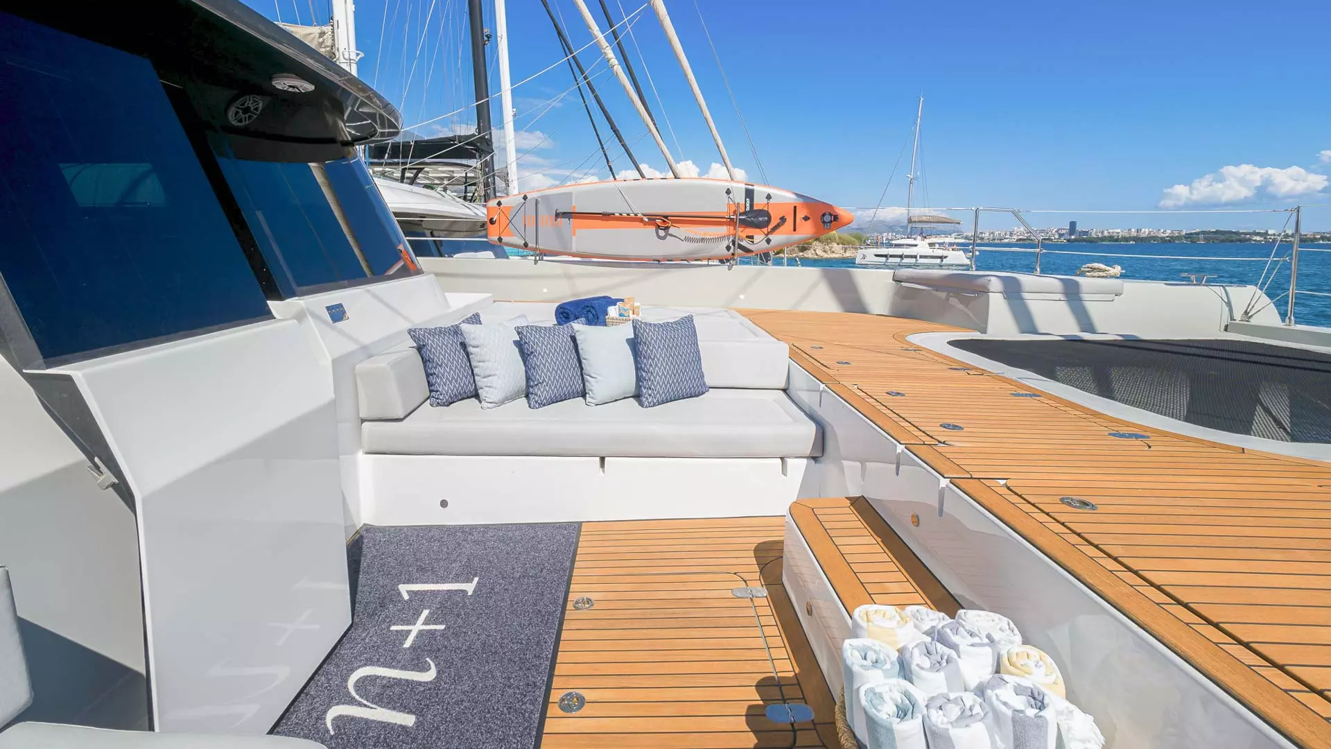 Sunreef 70 Eco Sunreef 70 Eco foredeck lounge.jpg
