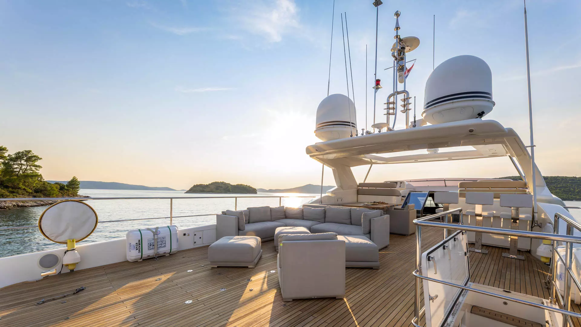 21-Morning-Star-flybridge_.jpg