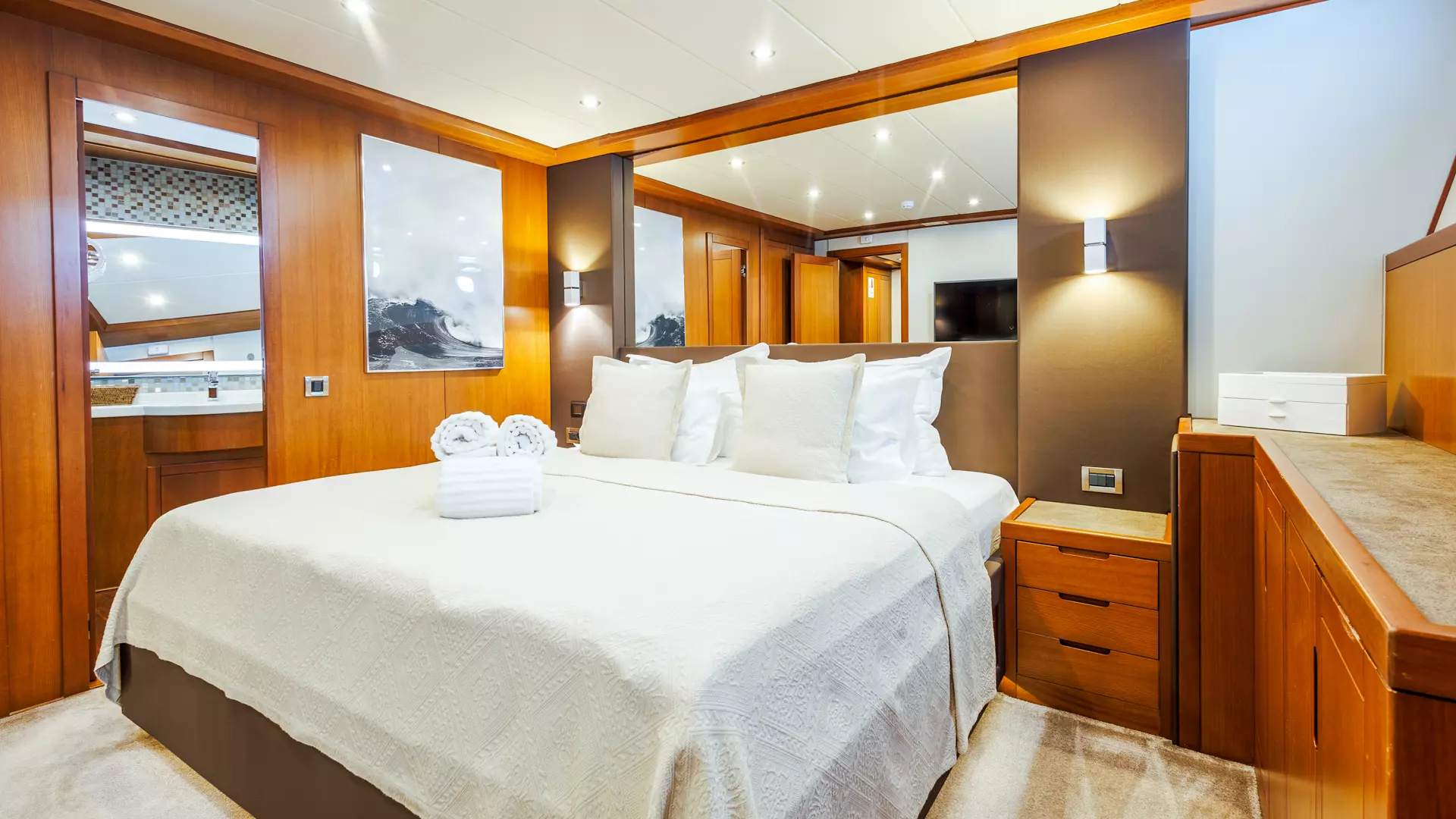 22-SAN-LIMI-VIP-cabin_.jpg