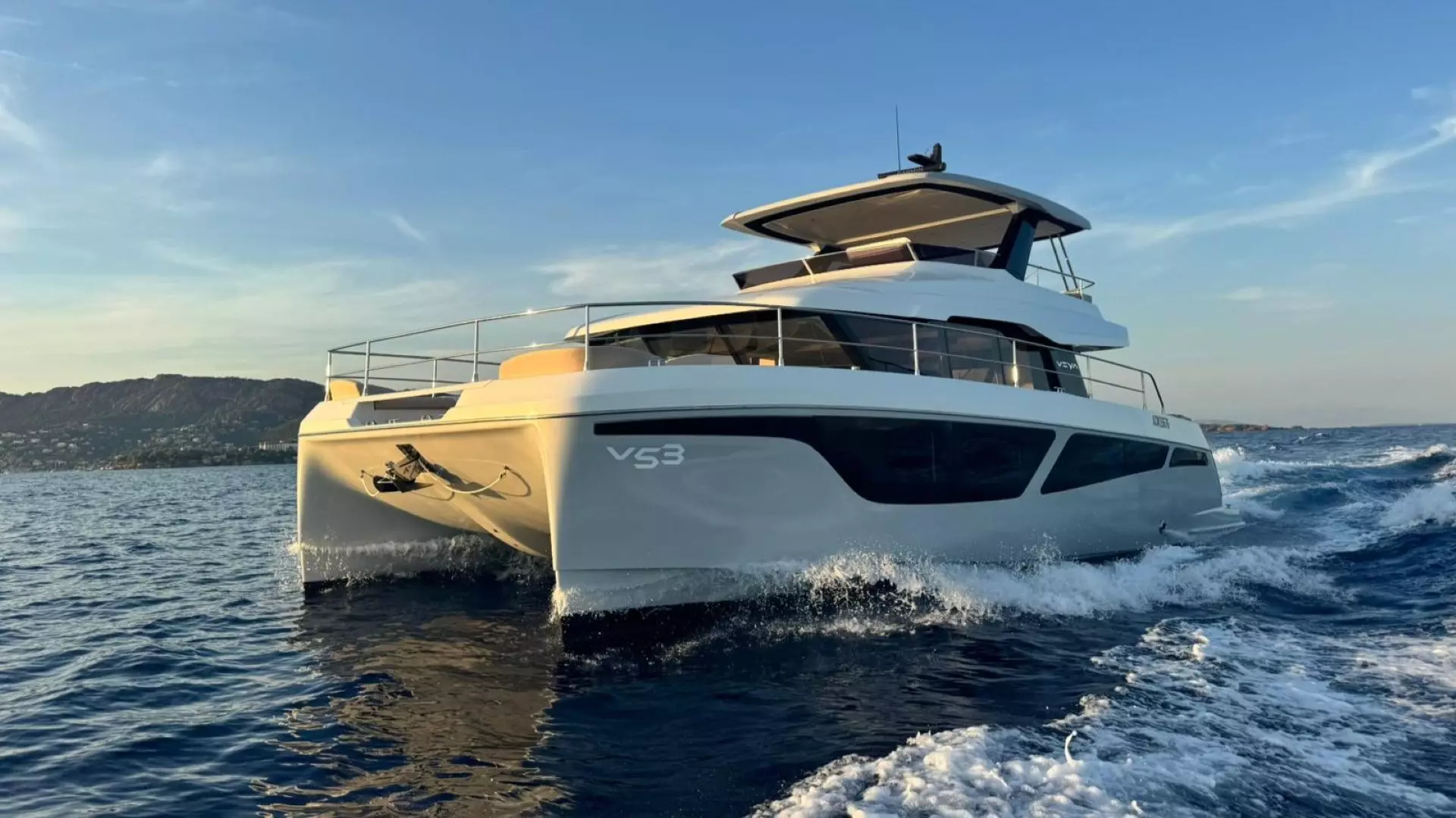 VEYA 53: Una nueva interpretación del catamarán de alta potencia