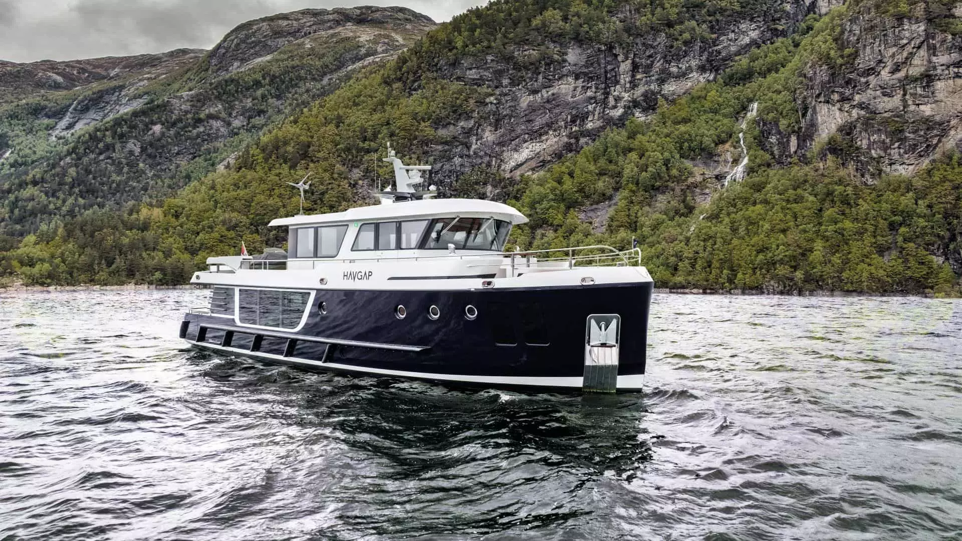 Steeler 61S Electric Is Sustainable Liveaboard Boat