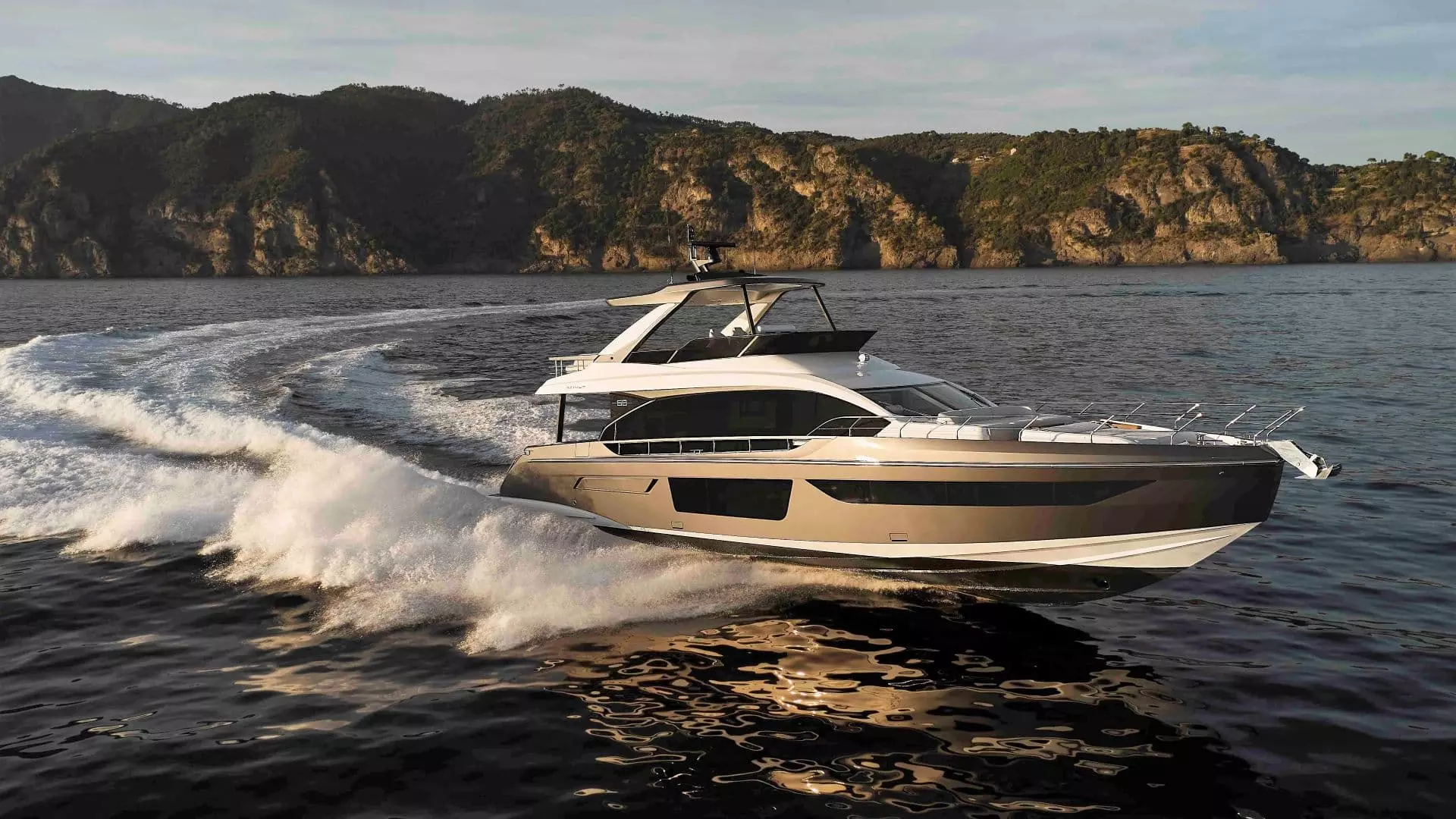 Azimut 68 Review: Ease Living