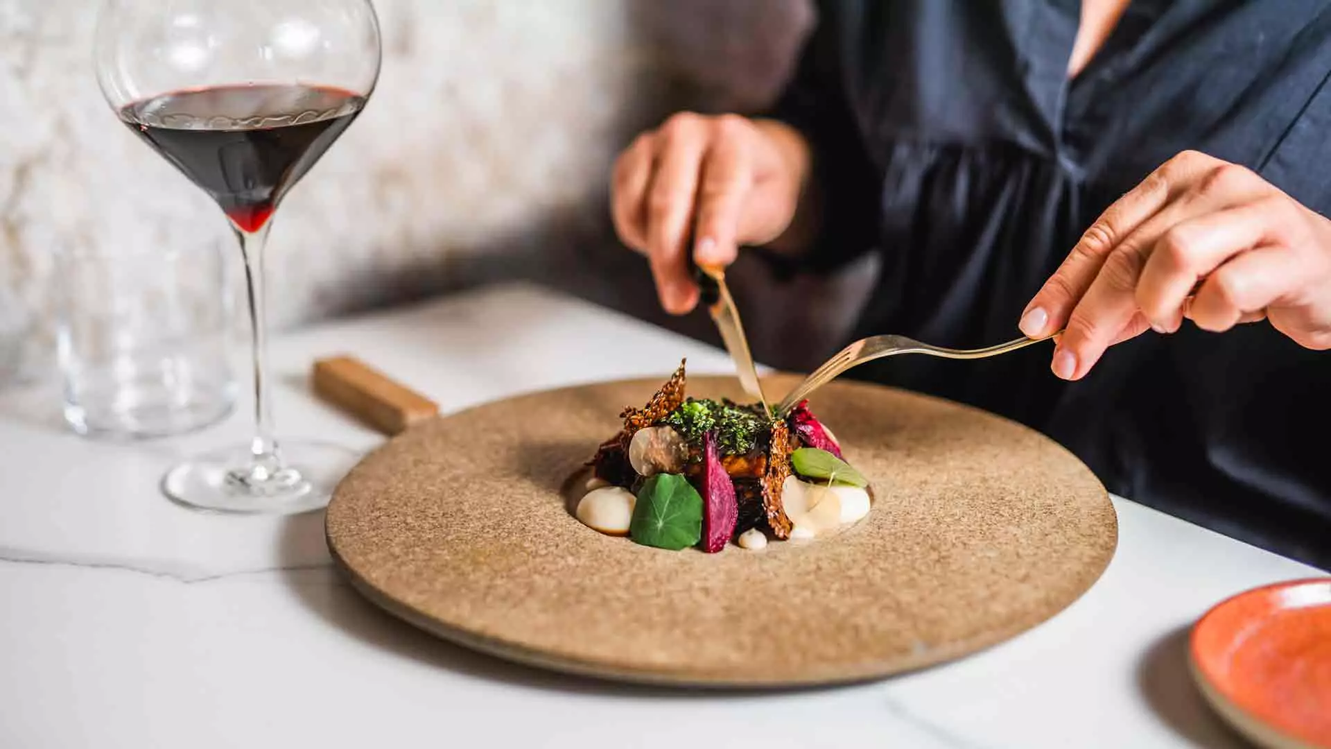 Split Restaurants: A Look at City's Modern Gastronomy Scene
