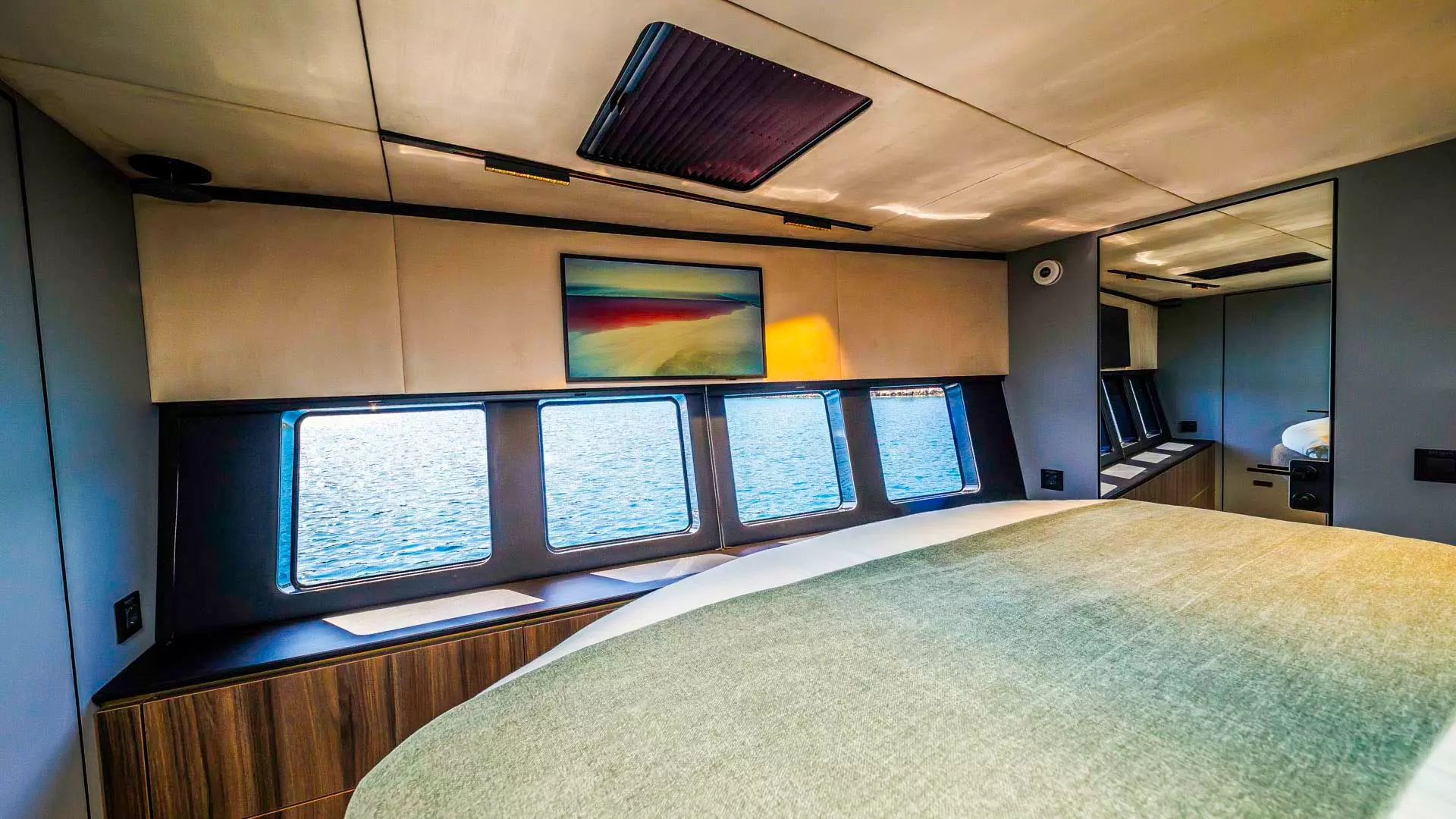 21-Over-the-Moon-Double- cabin-port-side-bow-view.JPG.JPG