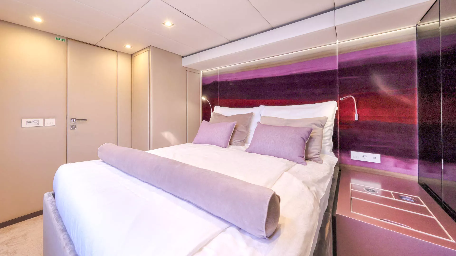26-Honeybird-Double-cabin_.jpg