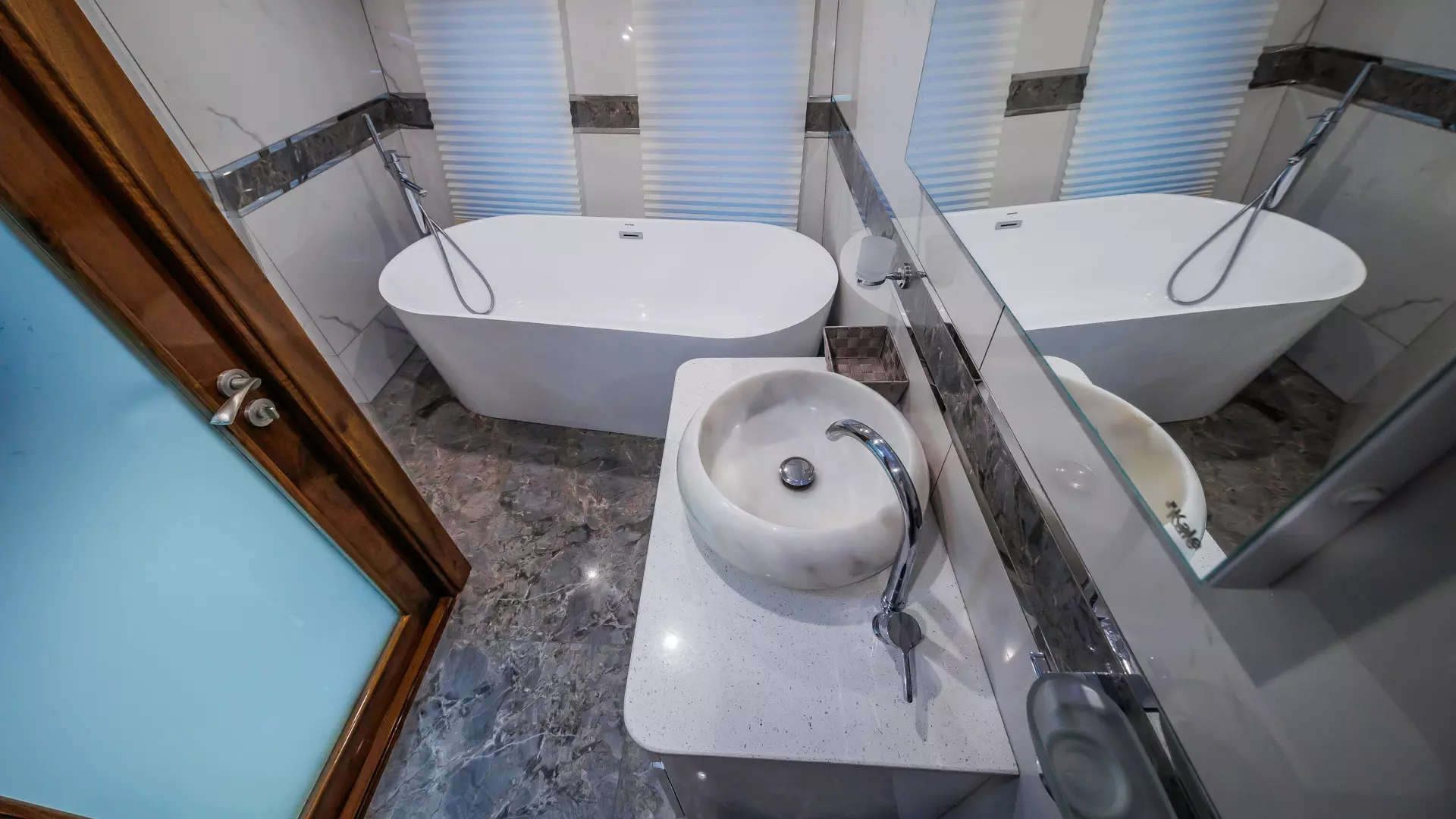 27-Apna-bathroom.JPG