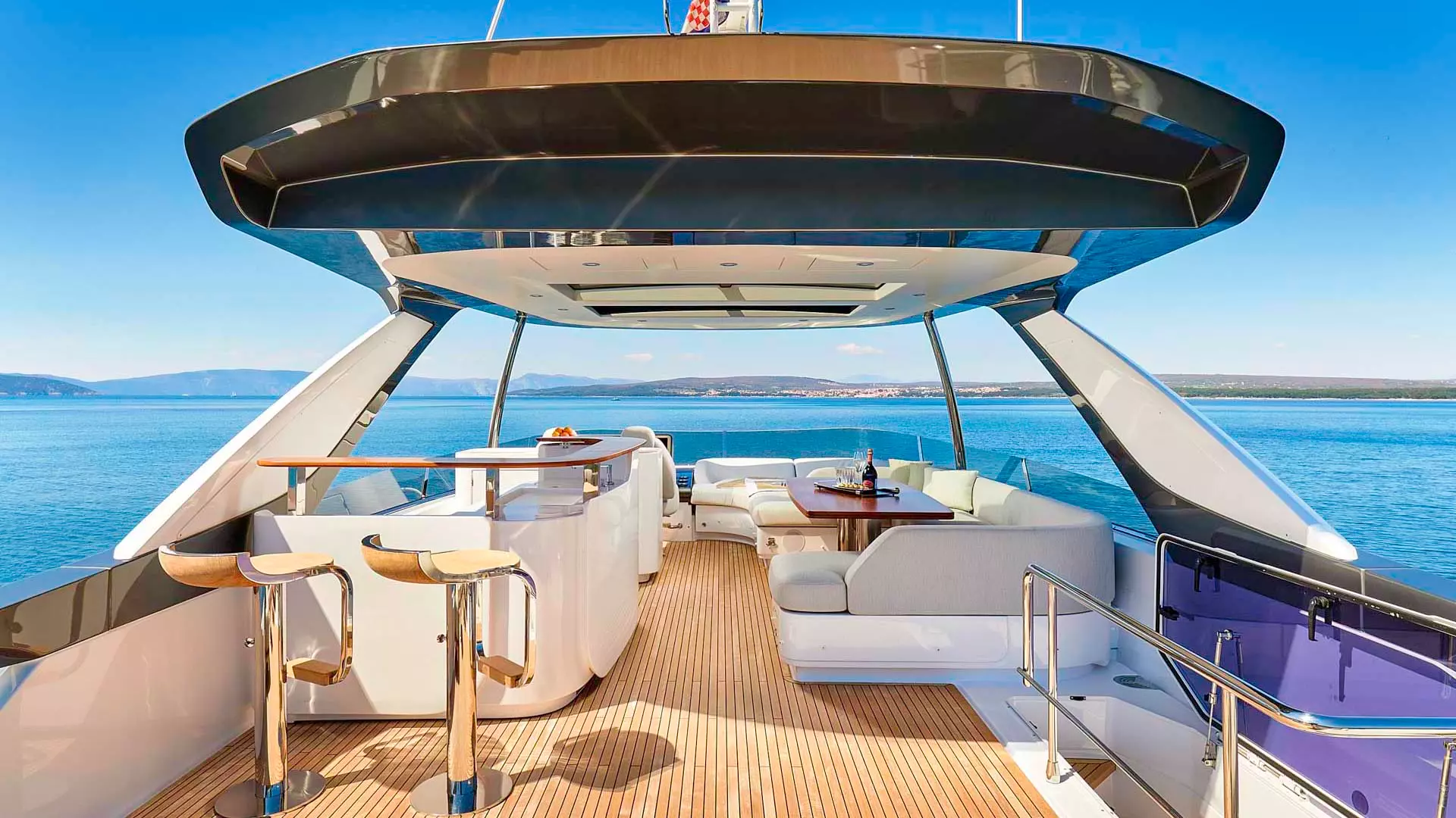 9 OMR Group flybridge _.JPG