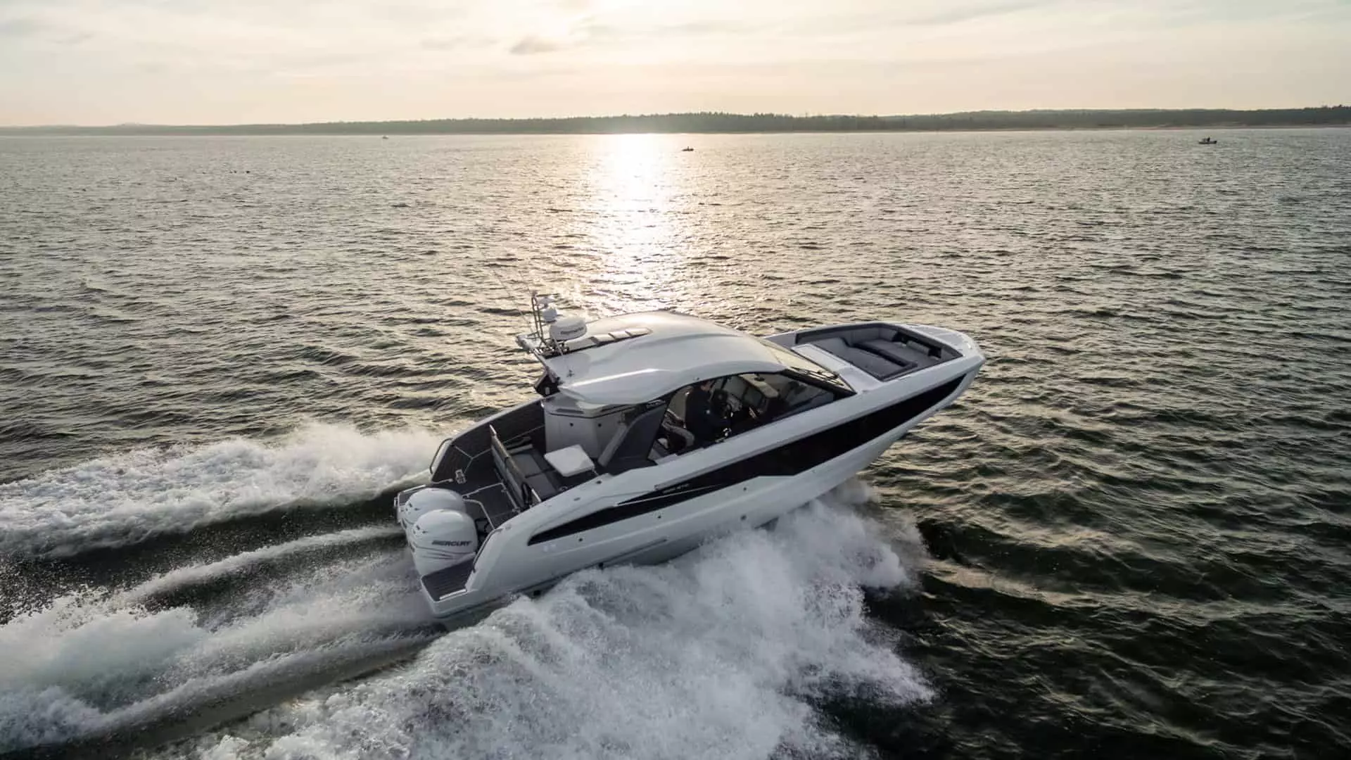 Galeon 325 GTO: Stylish Family Cruiser