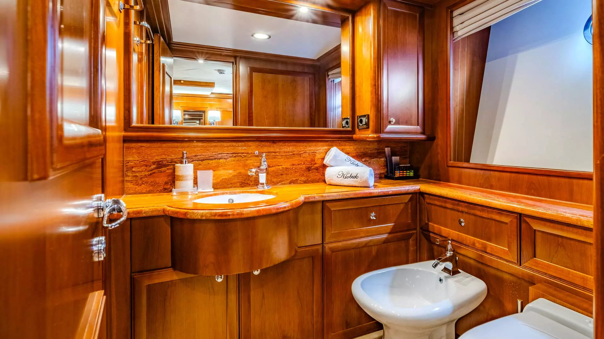 34-Klobuk-Double-cabin-ensuite_.jpg