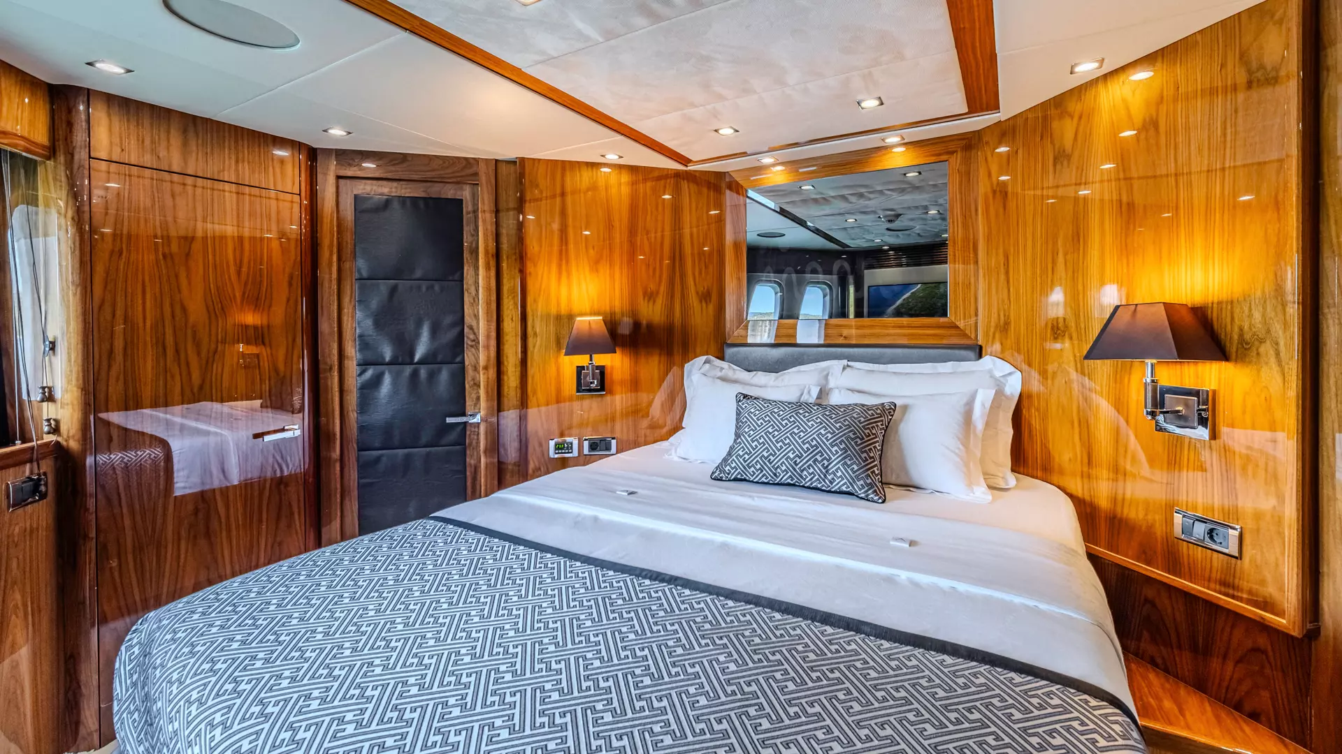 29-Arago-Double-cabin _.JPG