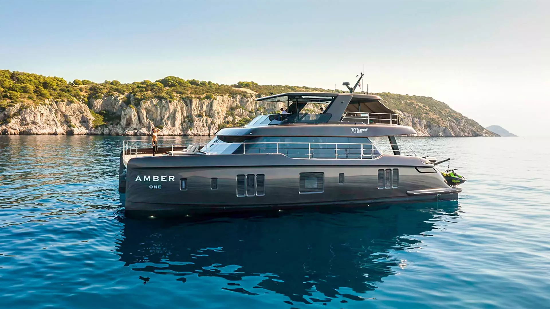 Sunreef 70 Power side view