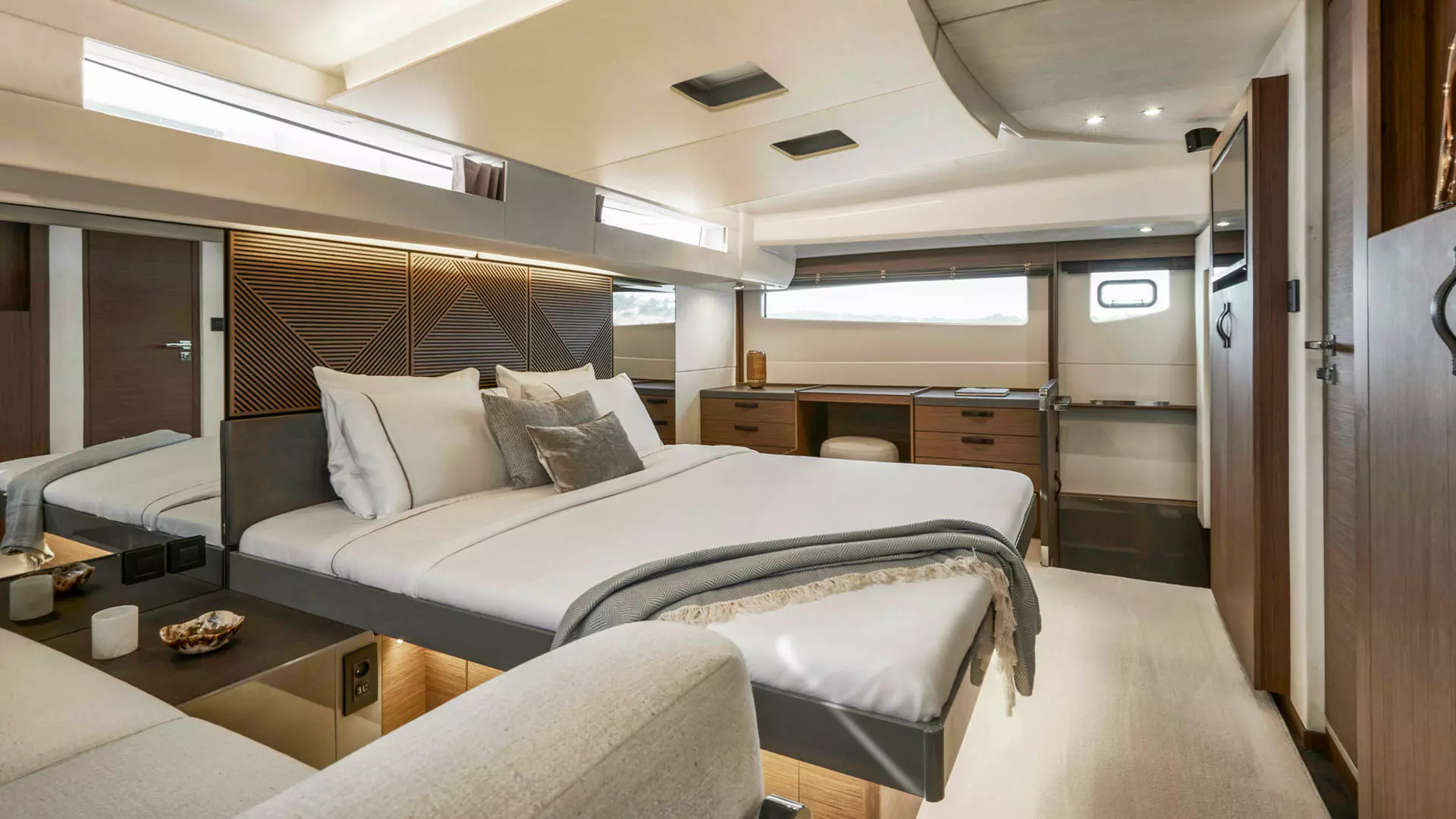 13-Prestige-M48-Double-cabin.jpg
