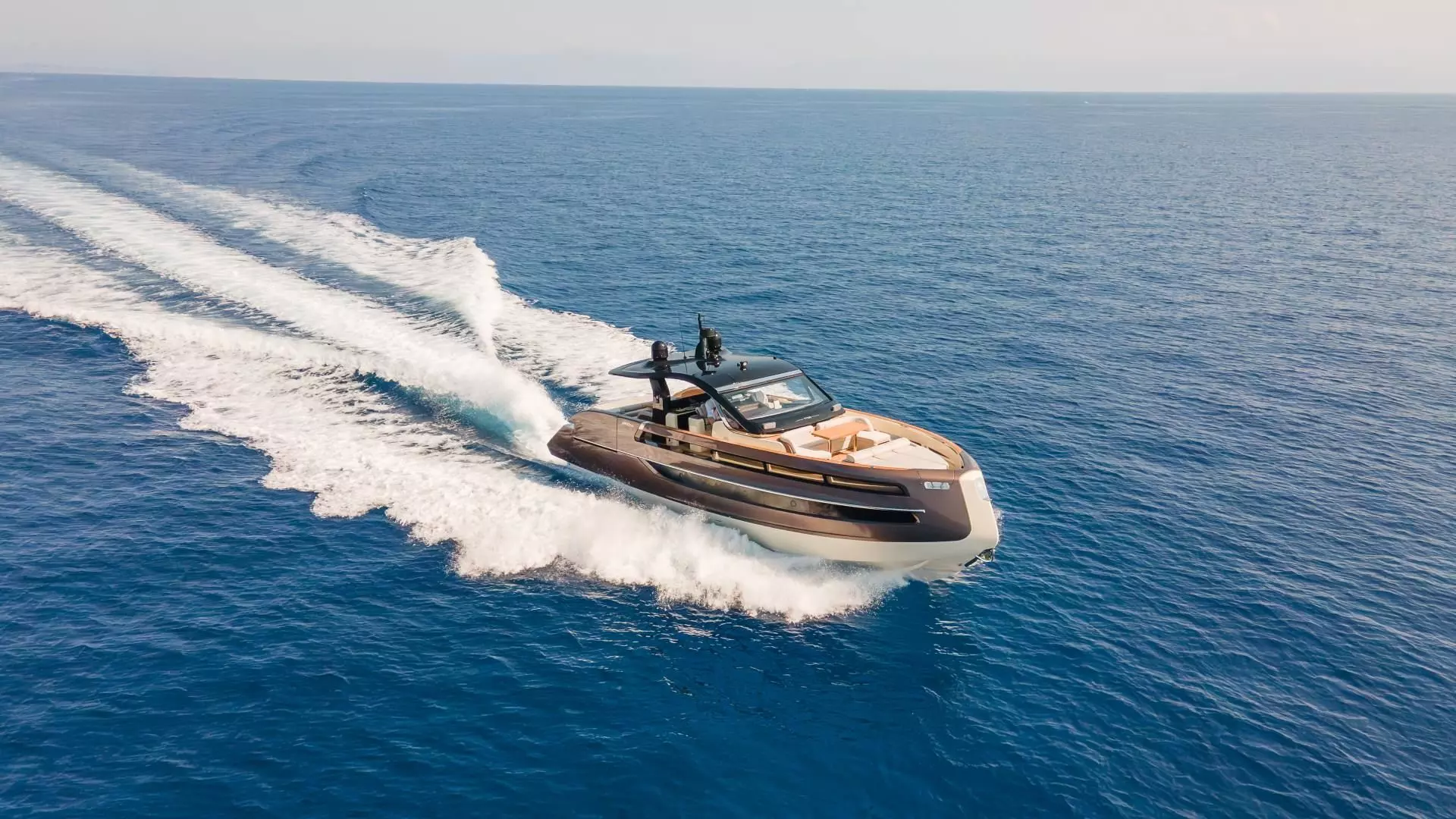 Invictus TT550: The Ultimate Expression of Mediterranean Day Cruising