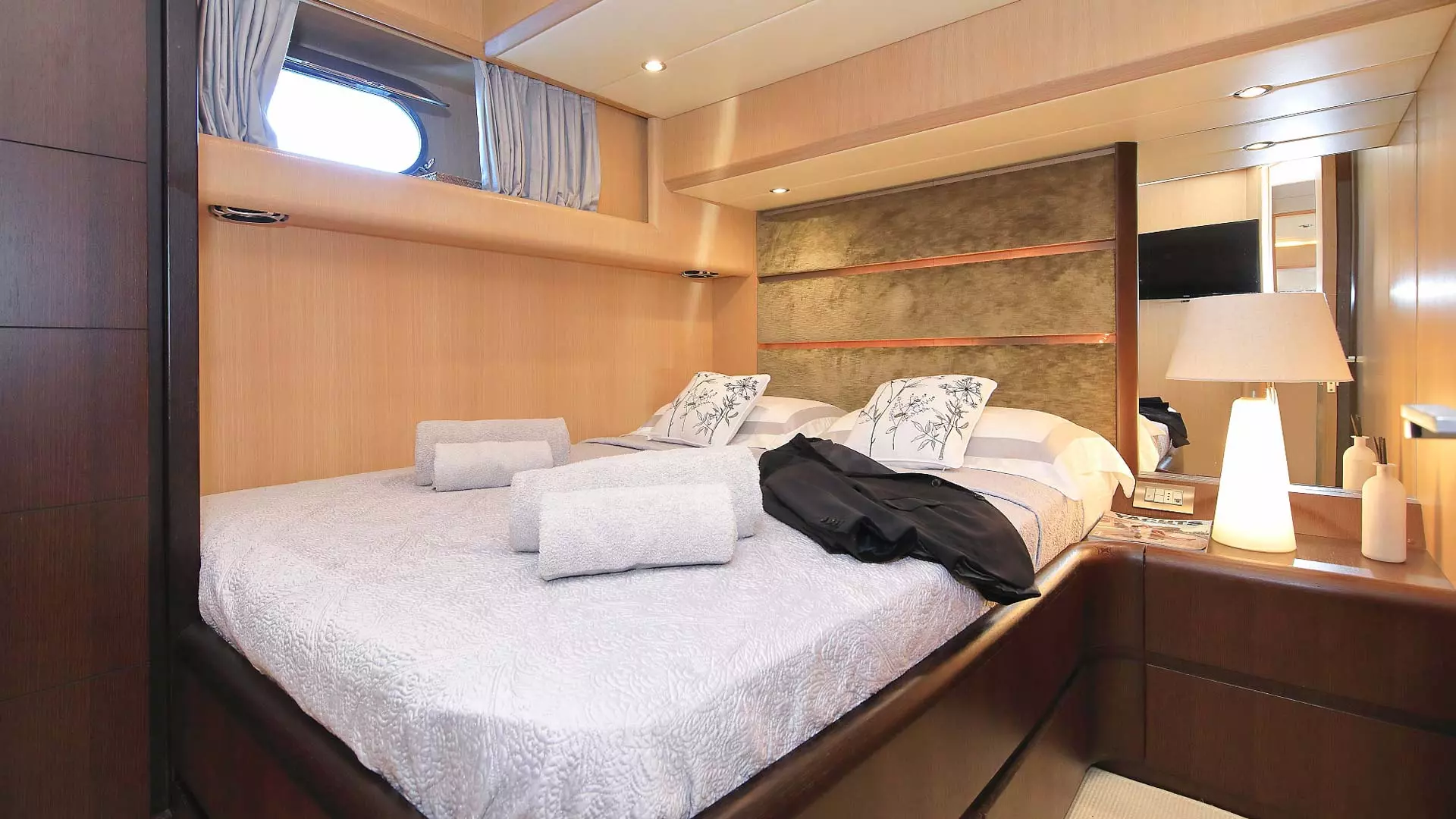 33--HOPE-Double-cabin1.jpg