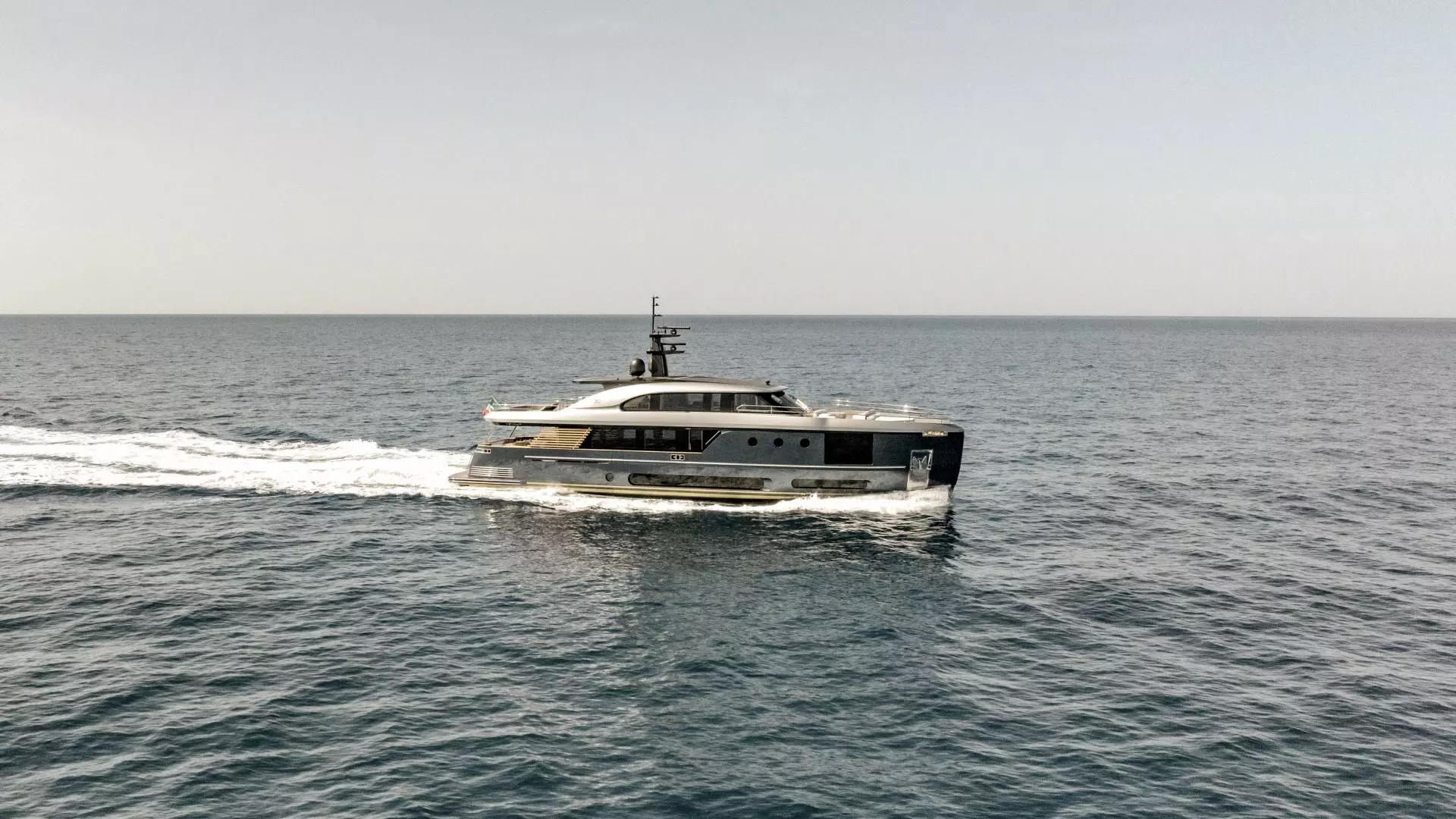 Azimut Magellano 30M cruising