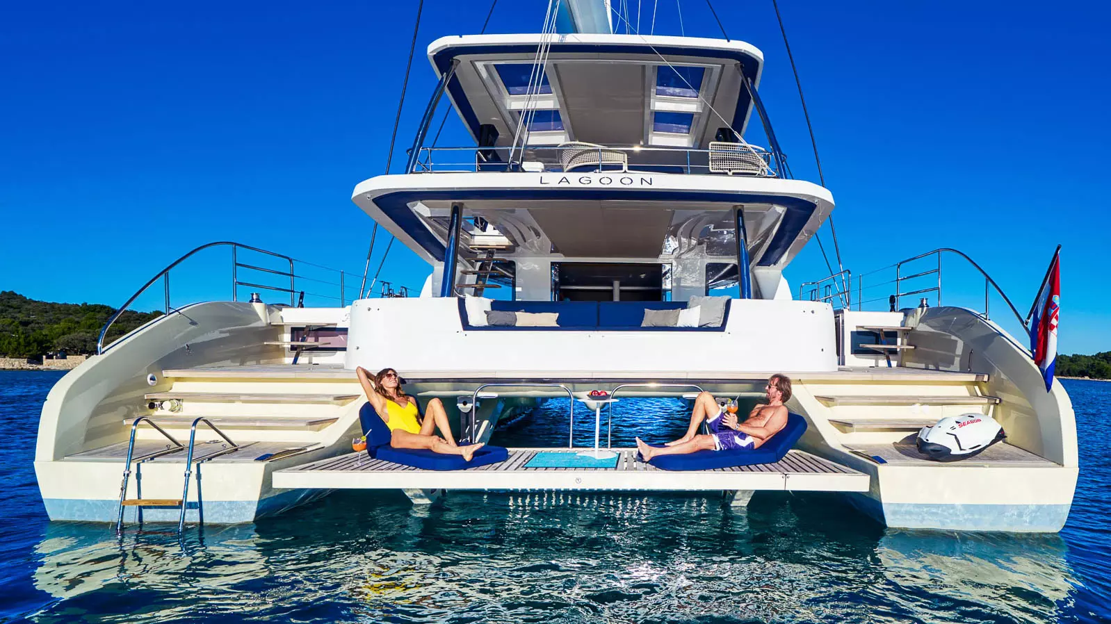 12--AMADA-MIA-platform-sunbathing-11.jpg