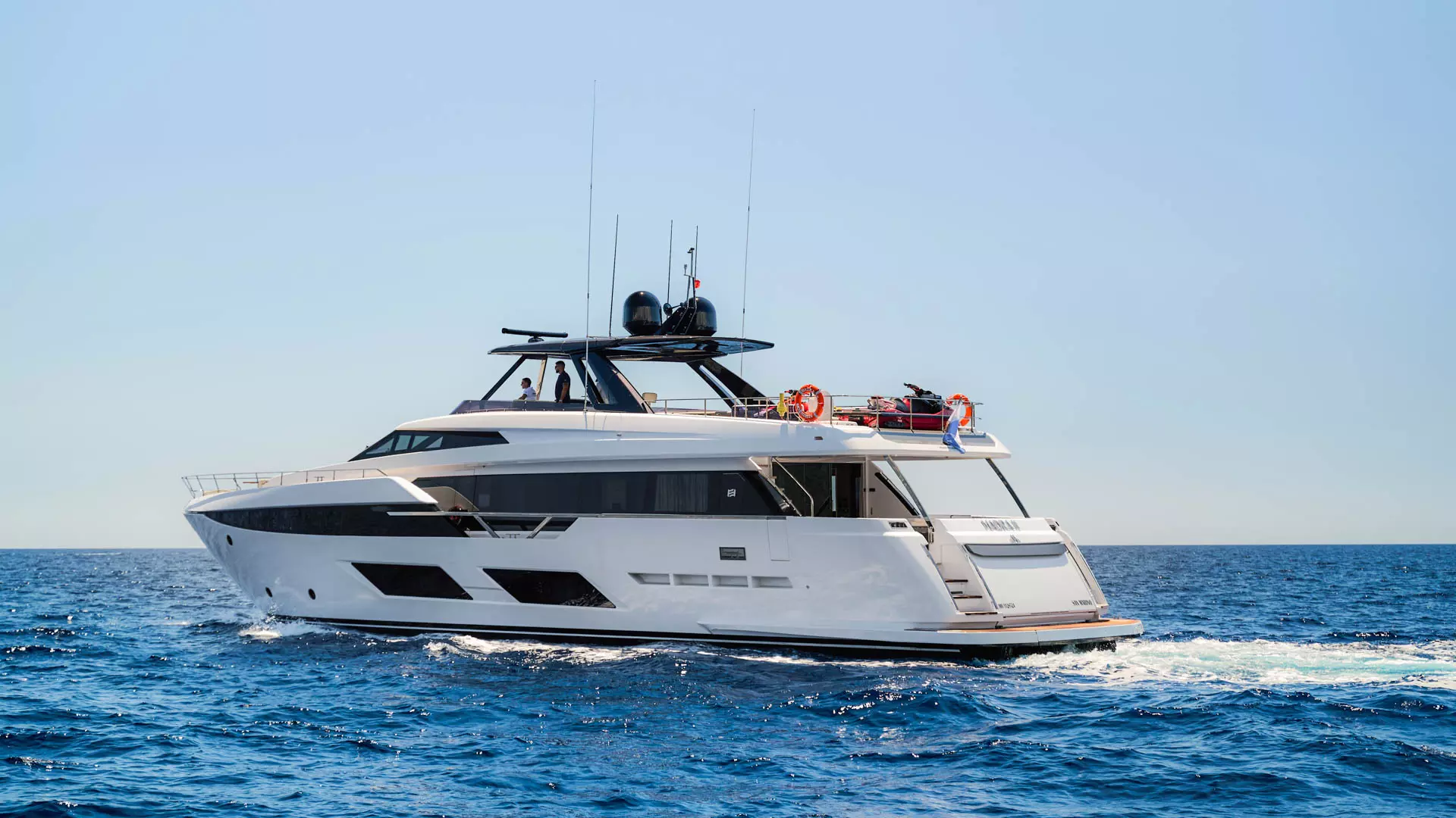 07-Madra-II-stern-view_.jpg