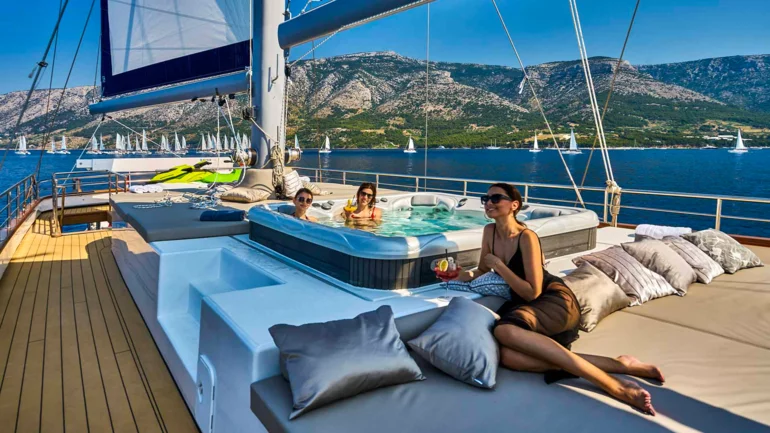 SUNDECK