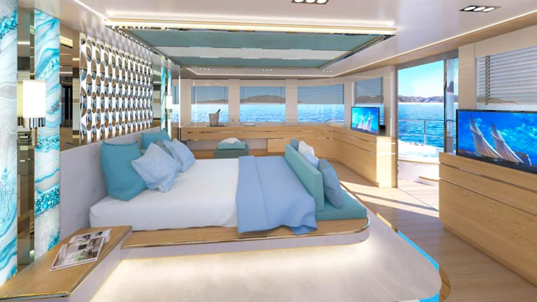 Master yacht cabin
