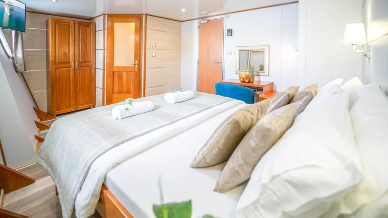 CABINS