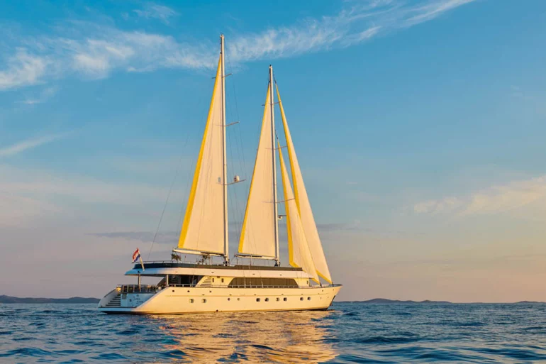 Luxury Sailing Yachts