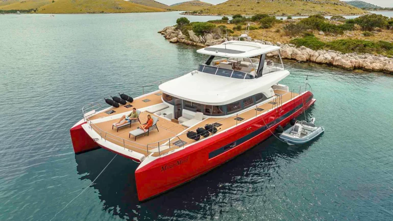 NEW CATAMARAN