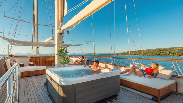 Yacht jacuzzi