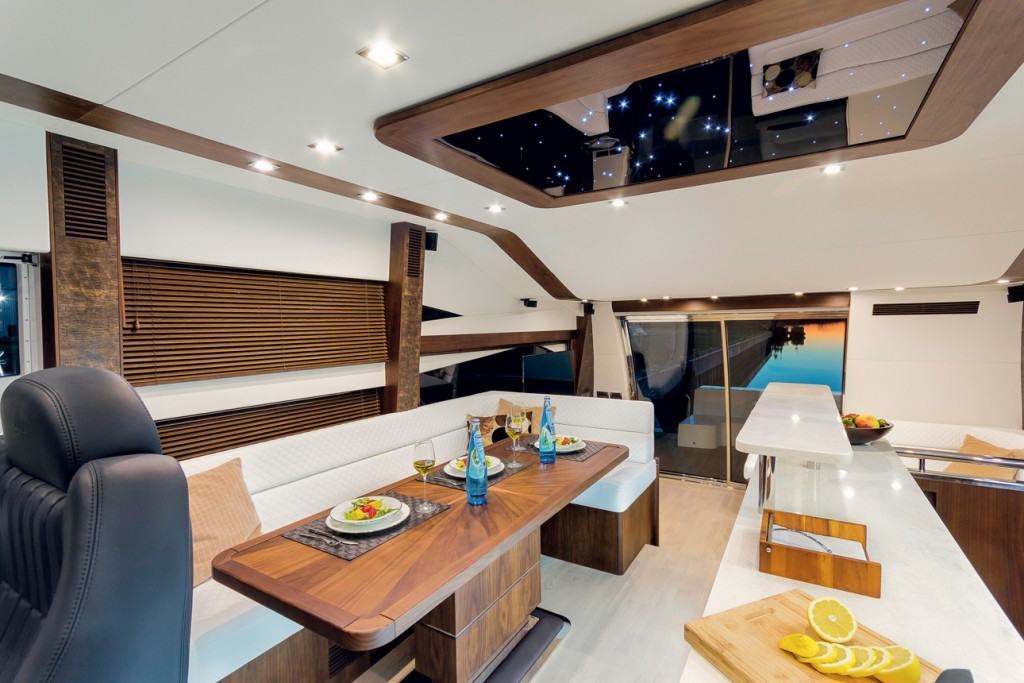 Galeon 660 fly - interior