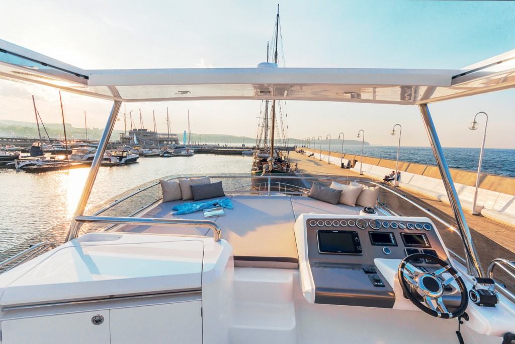 Galeon 660 fly