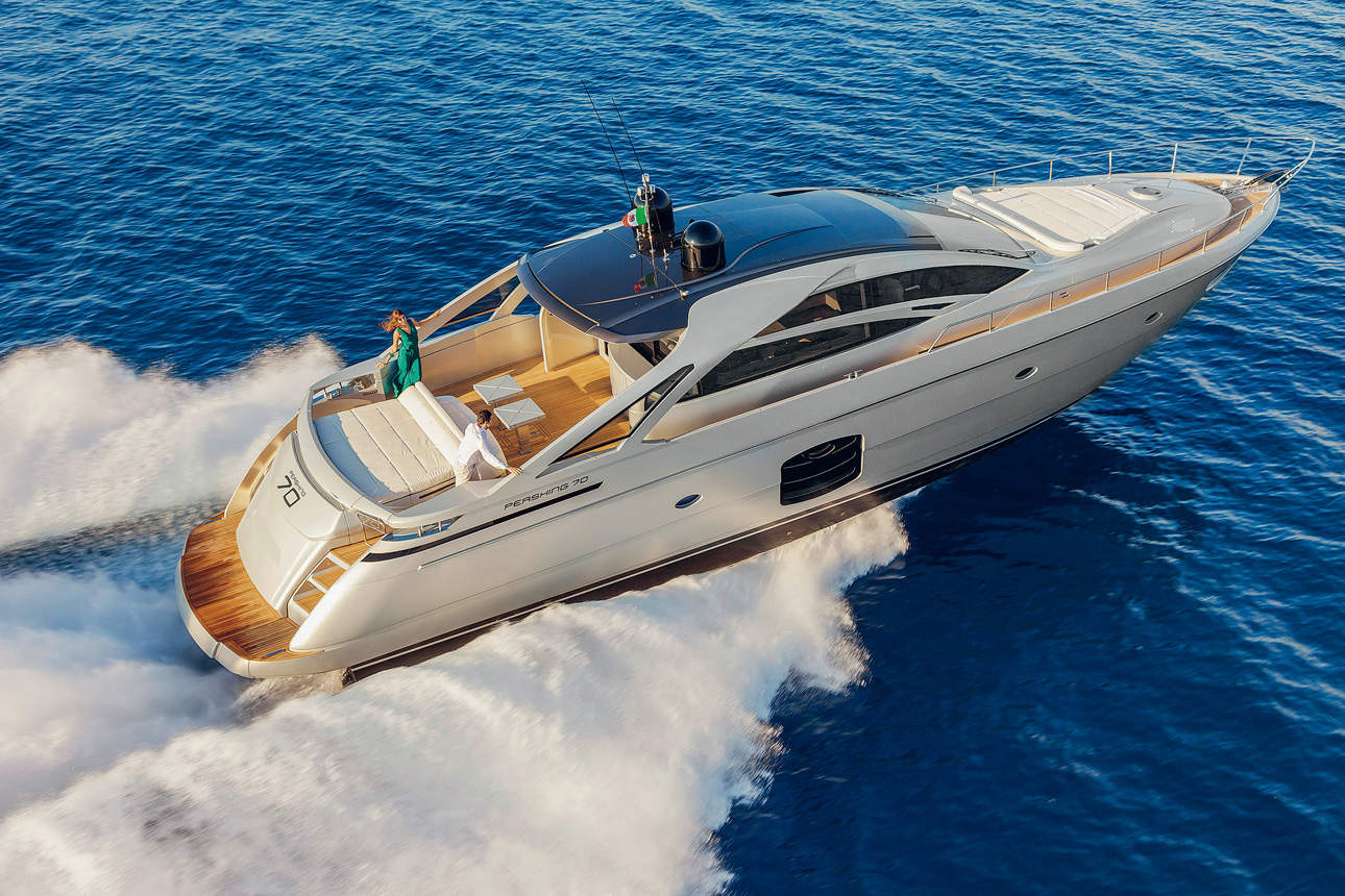 pershing 70 yacht