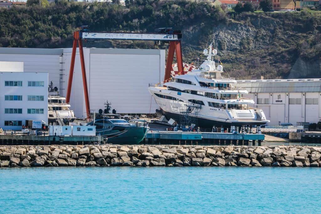 ferretti group superyacht yard