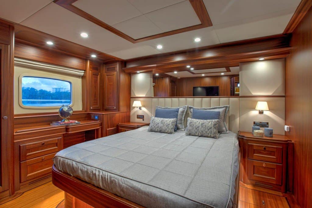 Vicem 67 Owners Cabin 03