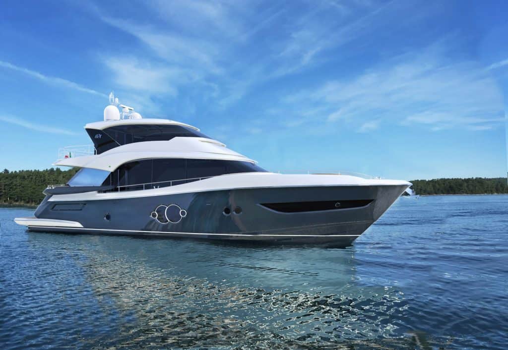 Monte Carlo Yachts 76 Skylounge Mooring 01