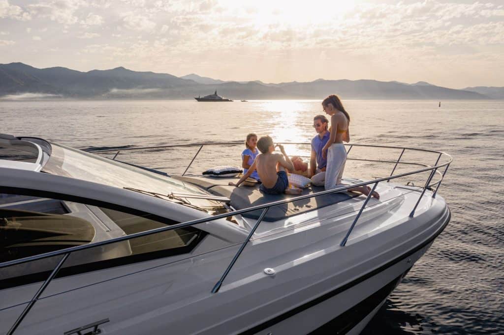 Azimut Atlantis 45 Bow Platform 01