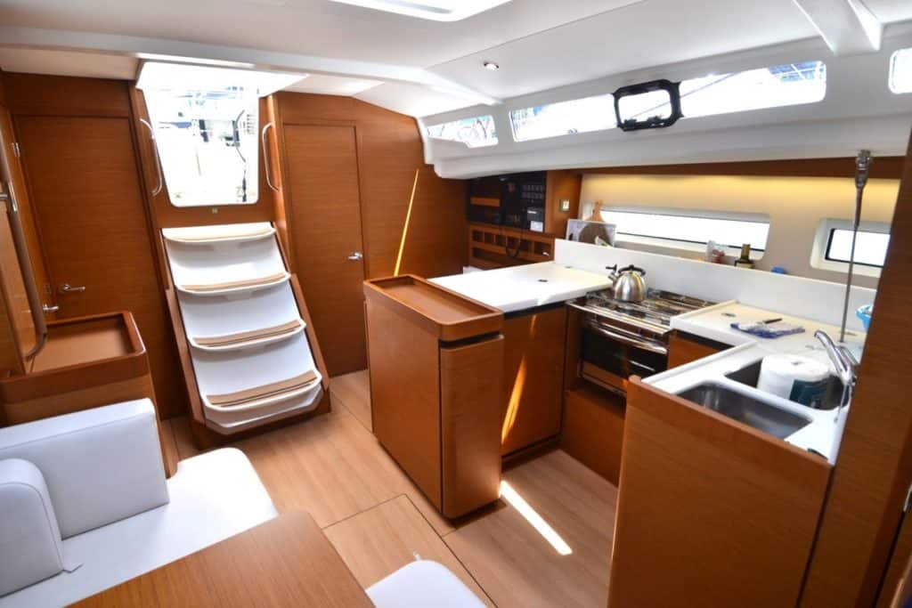 Sun Odyssey 440 Interior 01