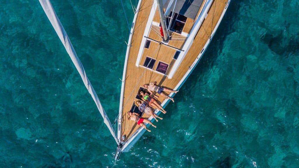 Hanse 588 Bow 01