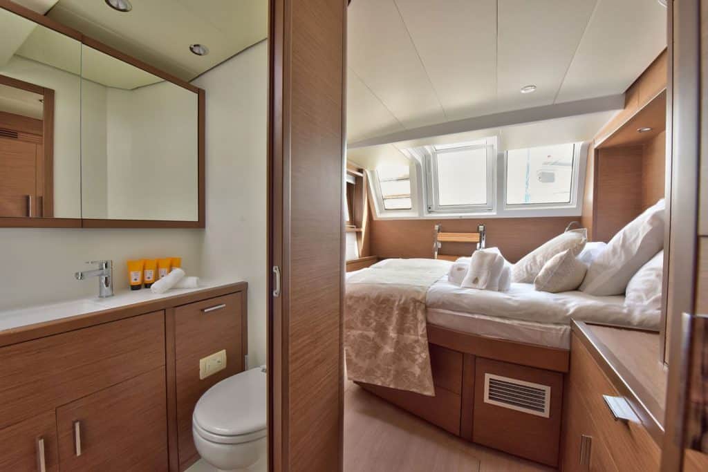 Lagoon 620 Interior 01