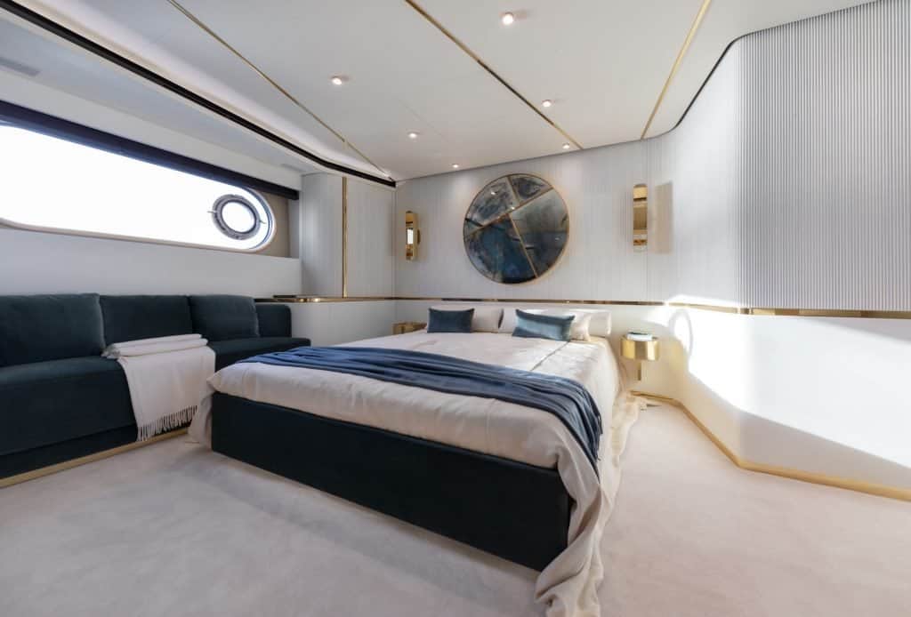 Azimut Magellano 25 Metri owner’s suite